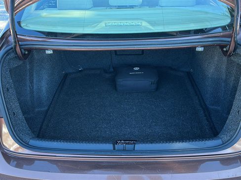 Used 2017 Volkswagen Jetta SE image 6