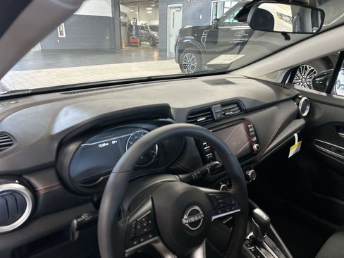 New 2025 Nissan Versa SR w/ Trunk Package image 28