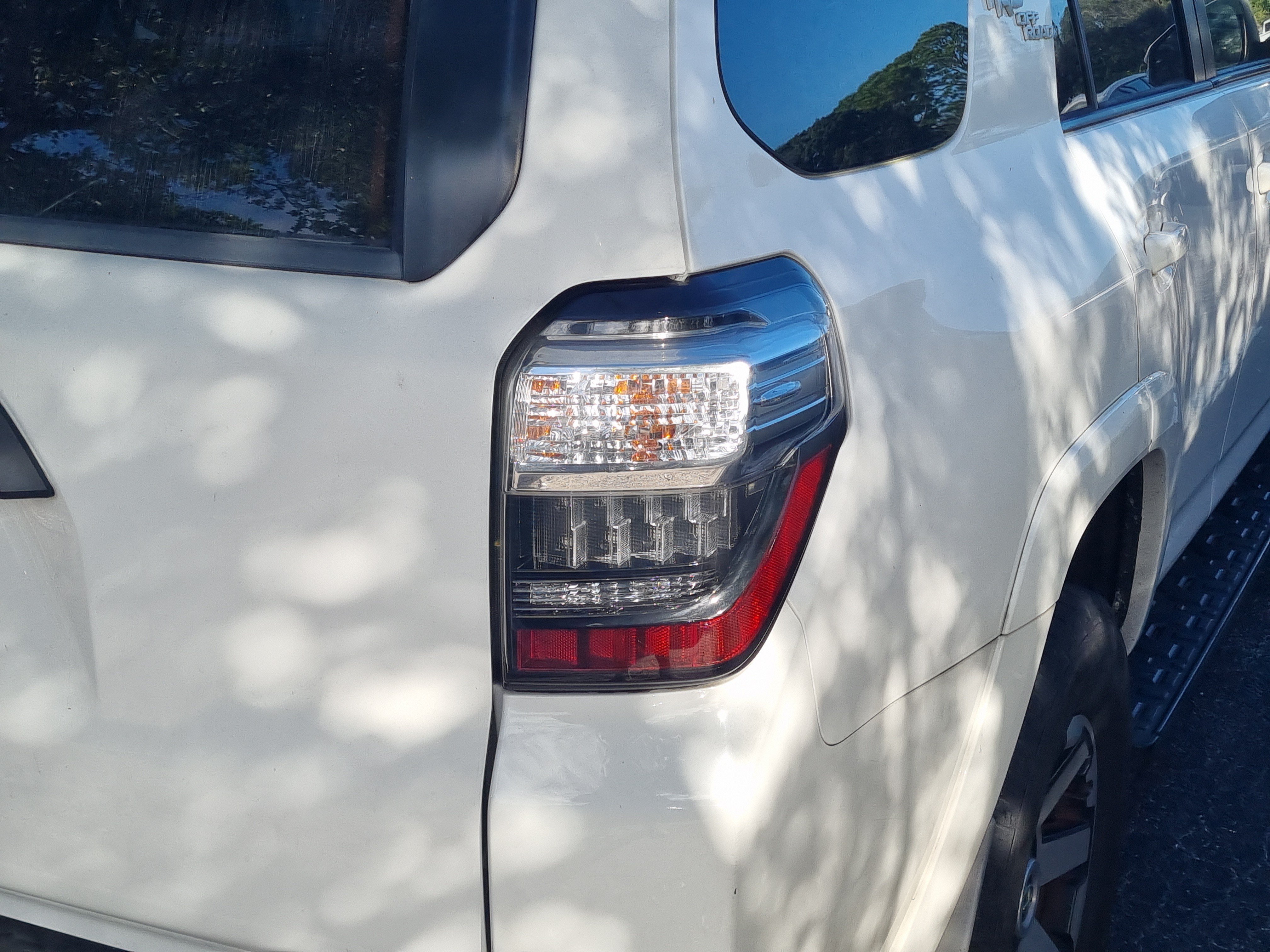 Used 2018 Toyota 4Runner TRD Off-Road Premium AWD/4WD image 10