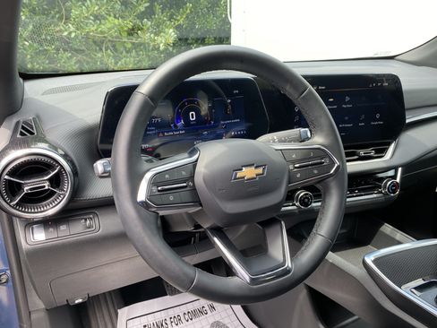 Used 2026 Chevrolet Equinox LT w/ Safety and Technology Package FWD image 17
