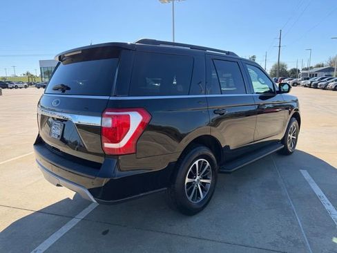 Used 2021 Ford Expedition XLT image 5
