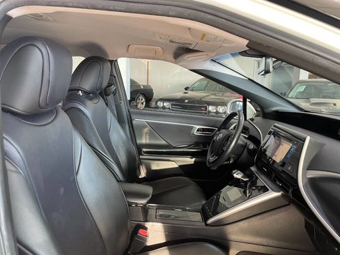 Used 2017 Toyota Mirai image 27