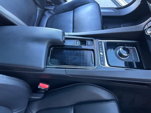 Used 2019 Jaguar F-PACE Premium image 23