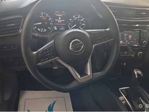 Used 2019 Nissan Rogue S image 11