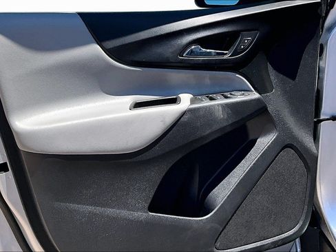 Used 2021 Chevrolet Equinox LS w/ LS Convenience Package FWD image 17