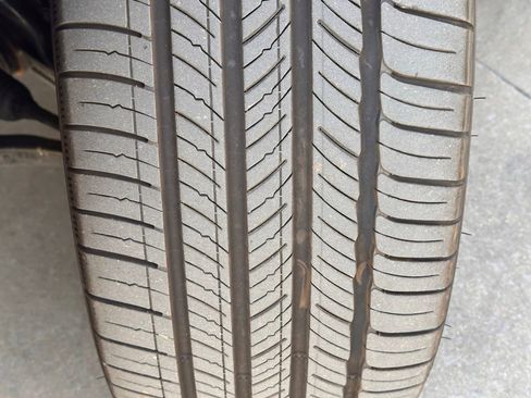 Used 2025 Genesis GV80 3.5T e-SC image 3