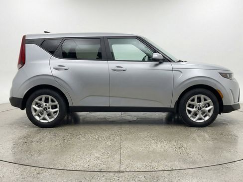Used 2025 Kia Soul LX w/ LX Technology Package image 11