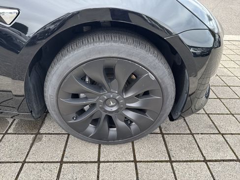 Used 2018 Tesla Model 3 Long Range RWD image 10