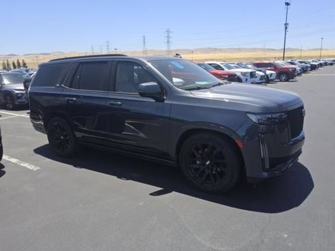 Used 2021 Cadillac Escalade Sport w/ Driver Assist Tech Package AWD/4WD image 2