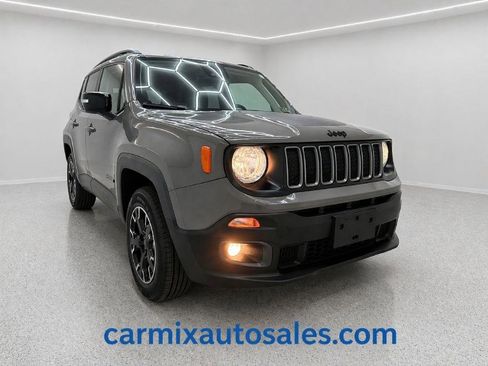 Used 2023 Jeep Renegade Latitude AWD/4WD image 1
