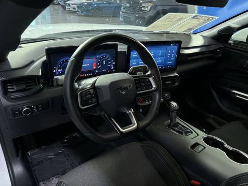 Used 2025 Ford Mustang GT RWD image 21