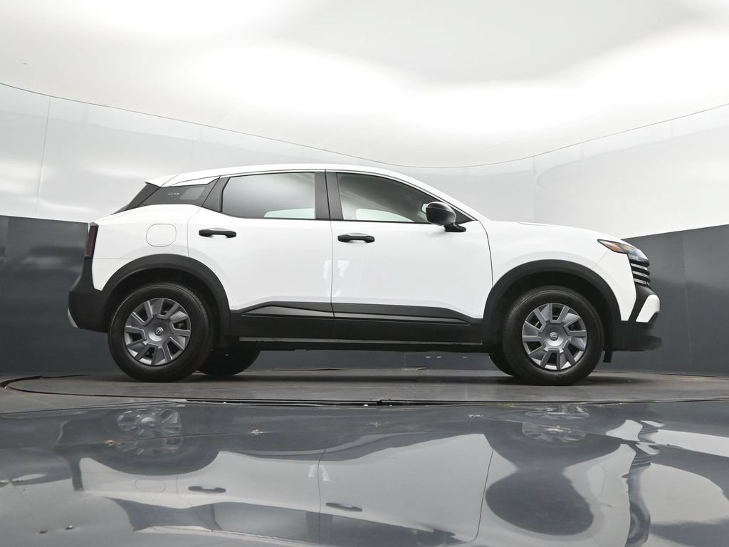 Used 2025 Nissan Kicks S AWD/4WD image 43