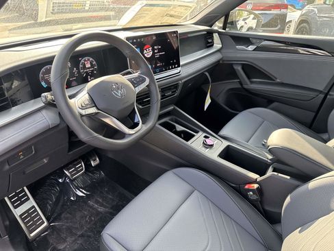 New 2026 Volkswagen Tiguan SE R-Line image 13