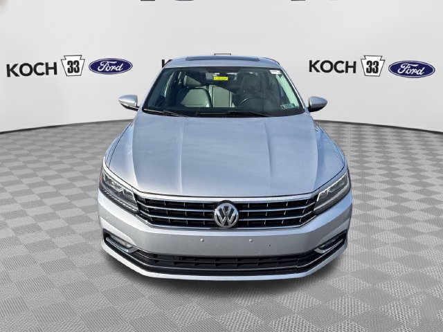 Used 2017 Volkswagen Passat 1.8T SE FWD image 2