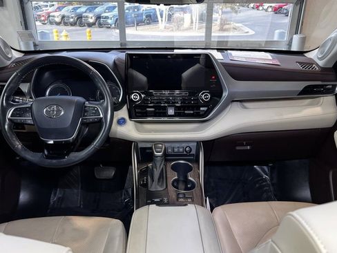 Certified 2020 Toyota Highlander Platinum image 15