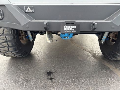 Used 2018 Jeep Wrangler Unlimited Sahara image 9