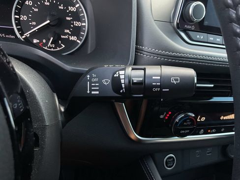 Used 2023 Nissan Rogue SL FWD image 42