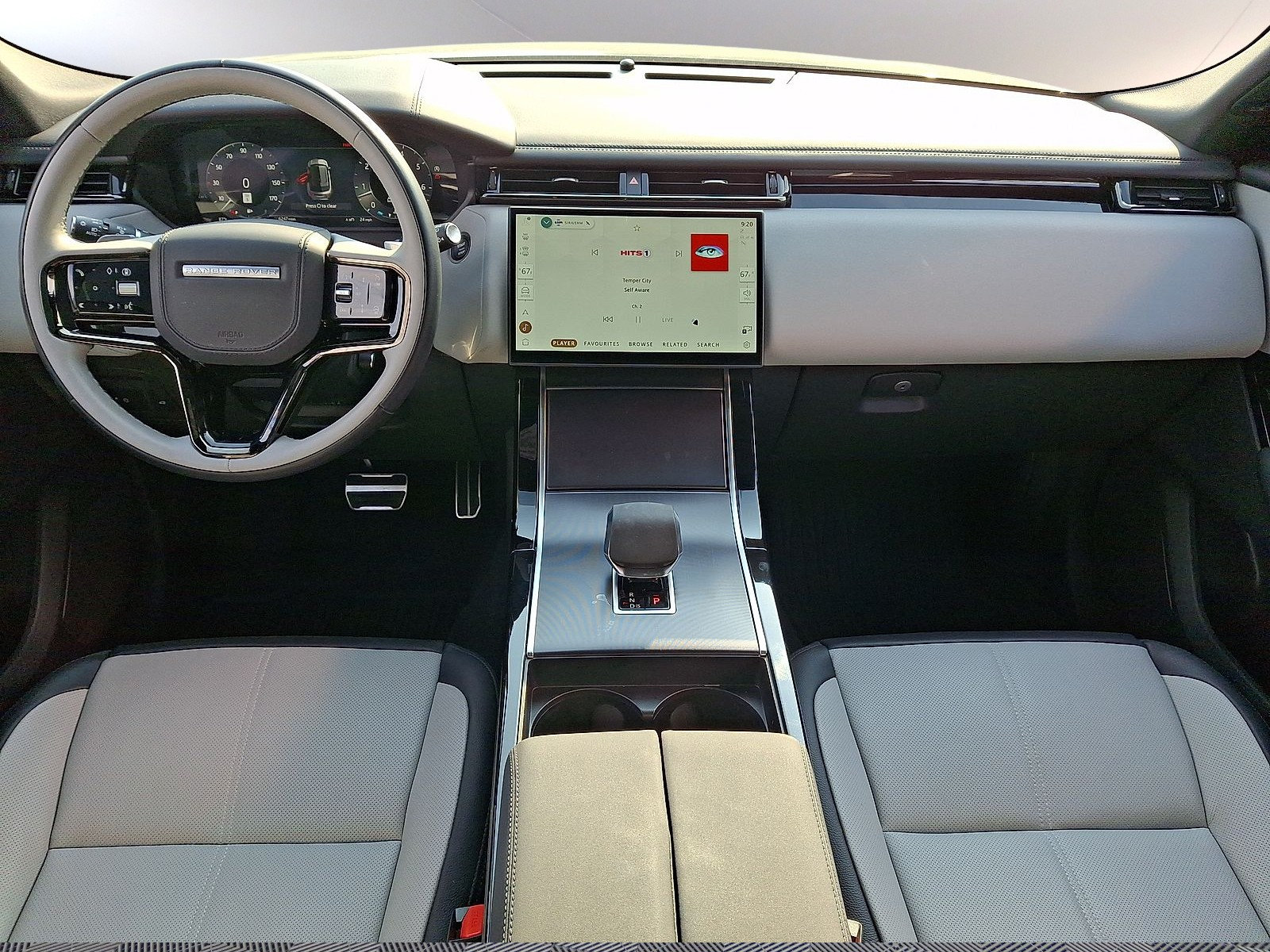 Certified 2026 Land Rover Range Rover Velar Dynamic SE AWD/4WD image 3