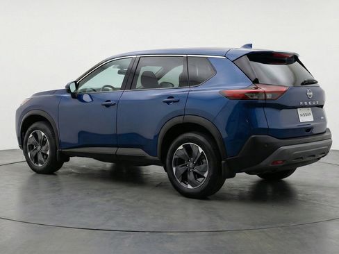 Used 2025 Nissan Rogue SV AWD/4WD image 6