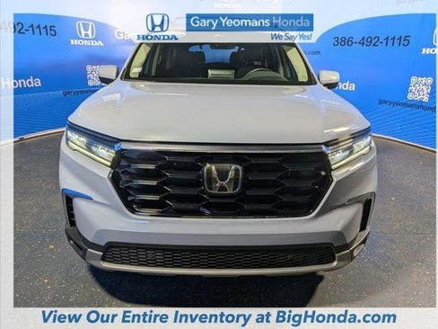 Used 2024 Honda Pilot Touring image 20