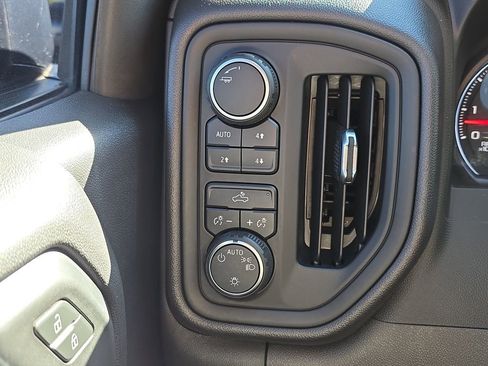 Used 2020 Chevrolet Silverado 1500 Custom Trail Boss w/ Custom Convenience Package AWD/4WD image 27