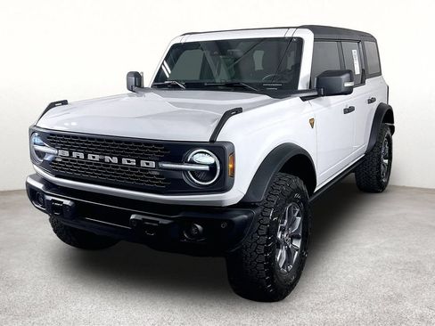 Used 2025 Ford Bronco Badlands AWD/4WD image 14