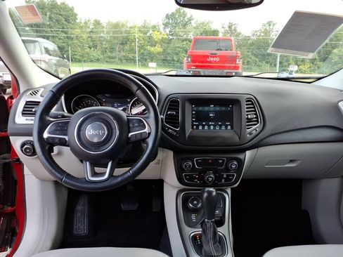 Used 2018 Jeep Compass Latitude w/ Popular Equipment Group AWD/4WD image 7