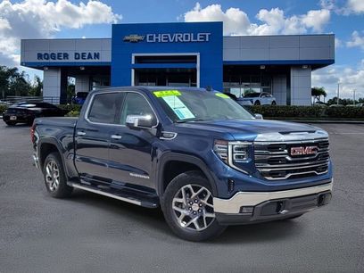 Certified 2022 GMC Sierra 1500 SLT w/ SLT Convenience Package