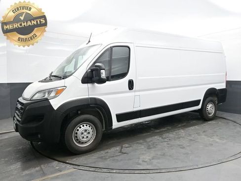 Used 2025 RAM ProMaster 2500 w/ Convenience Group image 3