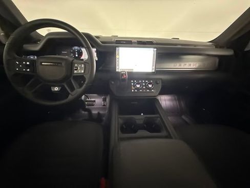 Used 2025 Land Rover Defender 110 AWD/4WD image 36