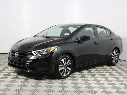 Used 2025 Nissan Versa SV FWD image 5