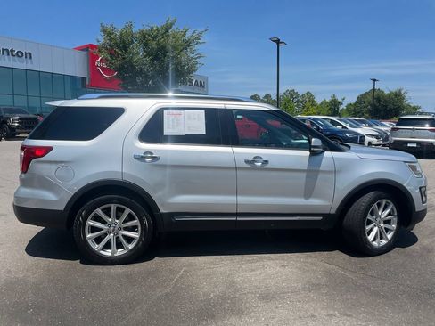 Used 2016 Ford Explorer Limited AWD/4WD image 3