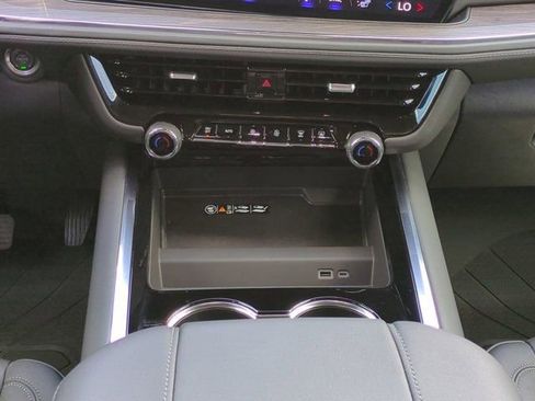 Used 2025 Chevrolet Tahoe Z71 w/ Z71 Off-Road Package image 17