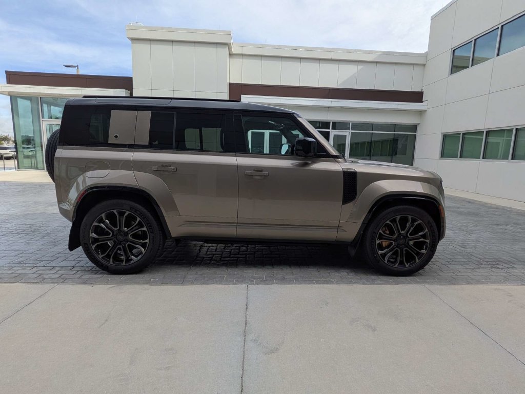 New 2026 Land Rover Defender 110 OCTA AWD/4WD image 6