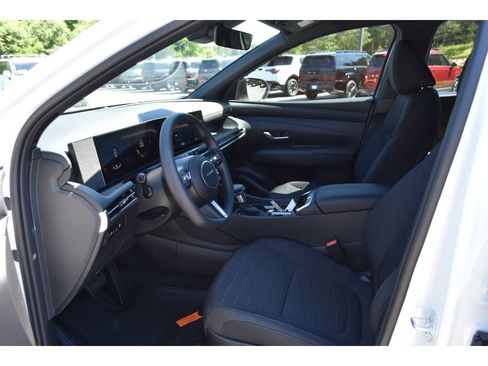 New 2025 Hyundai Santa Cruz SE image 11