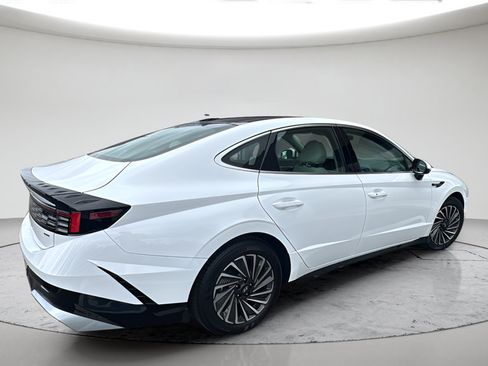 Used 2026 Hyundai Sonata SEL FWD image 8