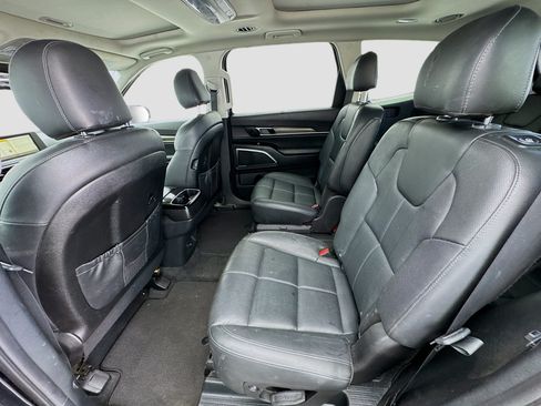 Used 2021 Kia Telluride SX w/ Towing Package FWD image 16