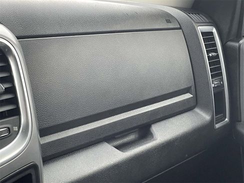 Used 2024 RAM 1500 Classic SLT image 28