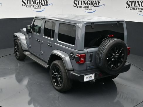 Used 2025 Jeep Wrangler Unlimited Sahara AWD/4WD image 25