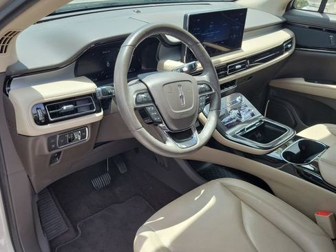 Certified 2022 Lincoln Nautilus FWD w/ Premium Package image 9