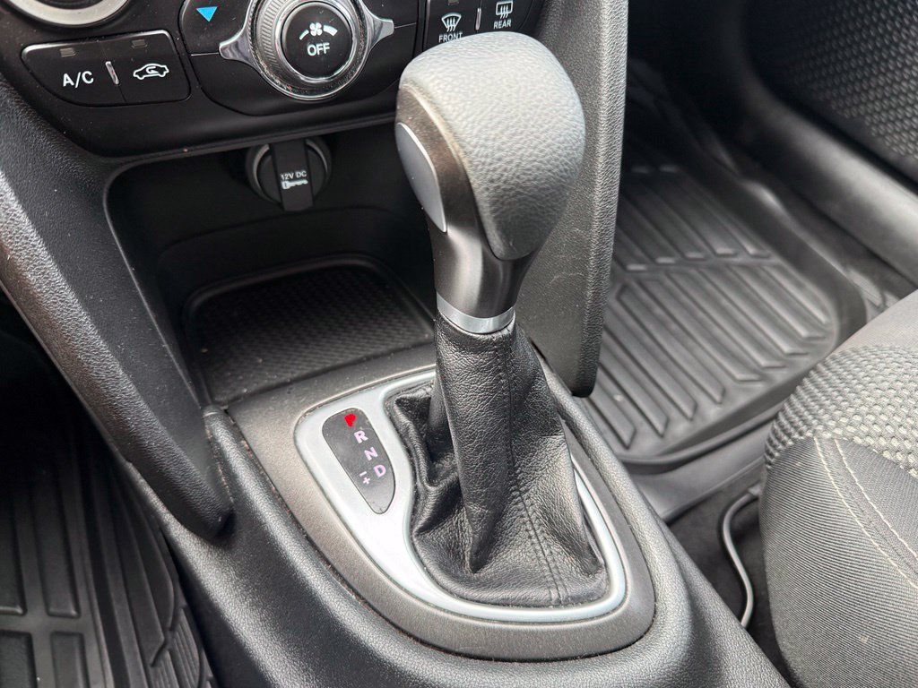 Used 2016 Dodge Dart SXT FWD image 30