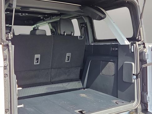 New 2026 Ford Bronco Badlands AWD/4WD image 9