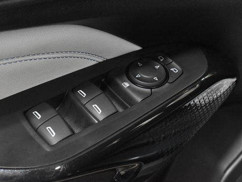 Used 2025 Chevrolet Trax LT FWD image 10