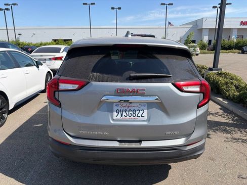 Used 2024 GMC Terrain SLE AWD/4WD image 5