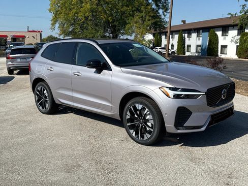 New 2026 Volvo XC60 B5 Plus w/ Climate Package image 3