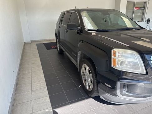 Used 2017 GMC Terrain SLE FWD image 4
