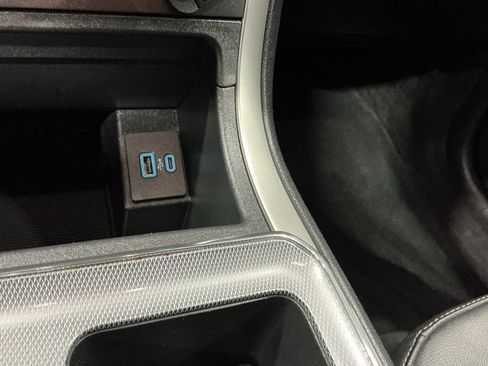 Used 2021 Ford Edge SEL image 12