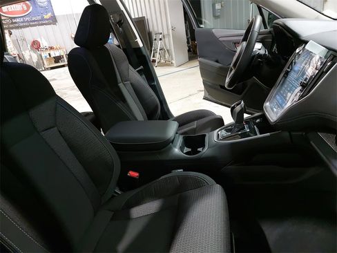 Used 2025 Subaru Outback Premium w/ Popular Package #1A image 10