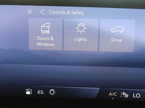 Used 2025 Buick Enclave Sport Touring FWD image 24