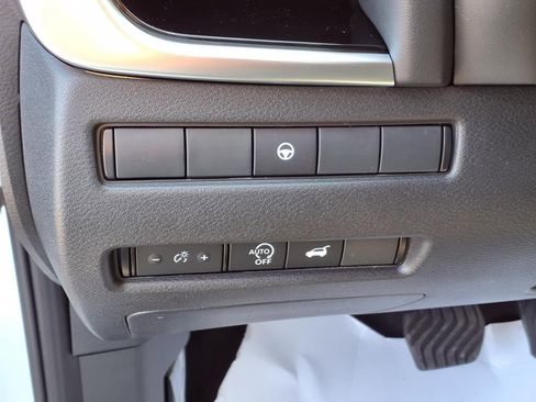 New 2025 Nissan Rogue SL image 18